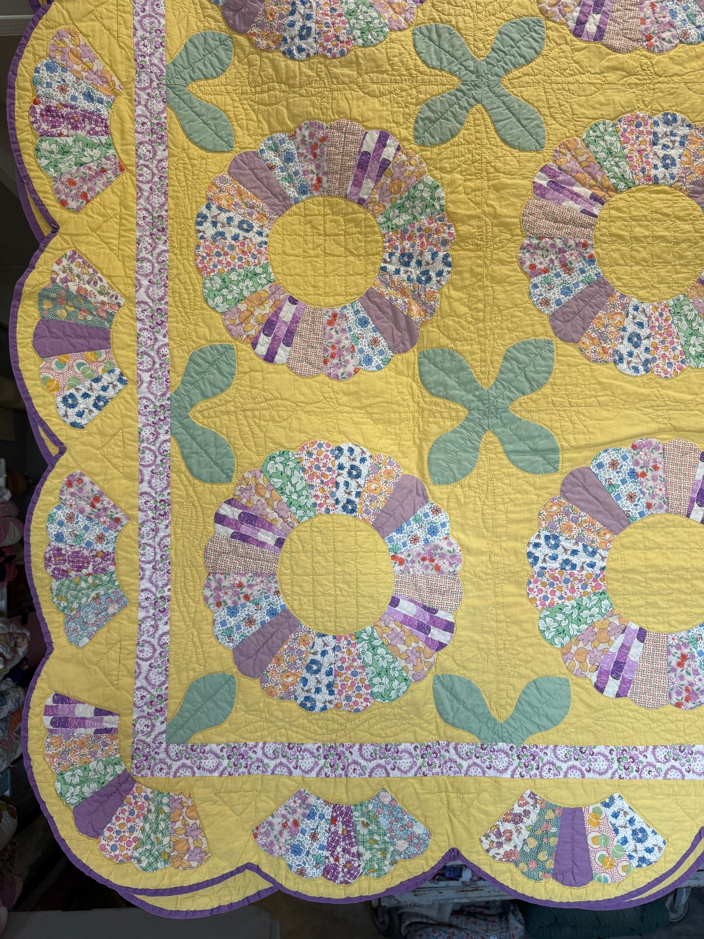 Yellow Dresden Plate Scalloped